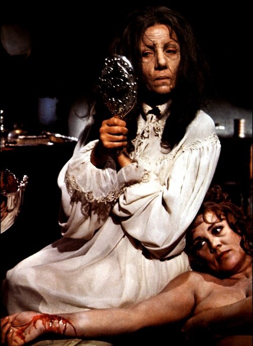 countess-dracula-1971-02-g.jpg