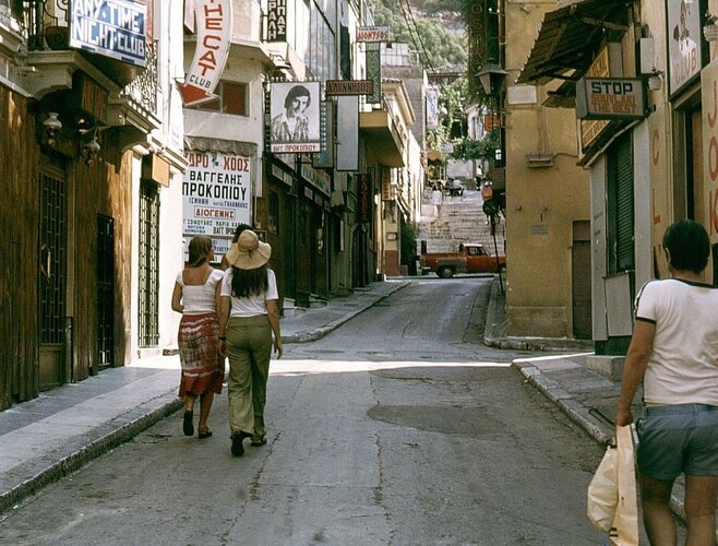 Athens Plaka July 1977 by Willem Geijssen.jpg