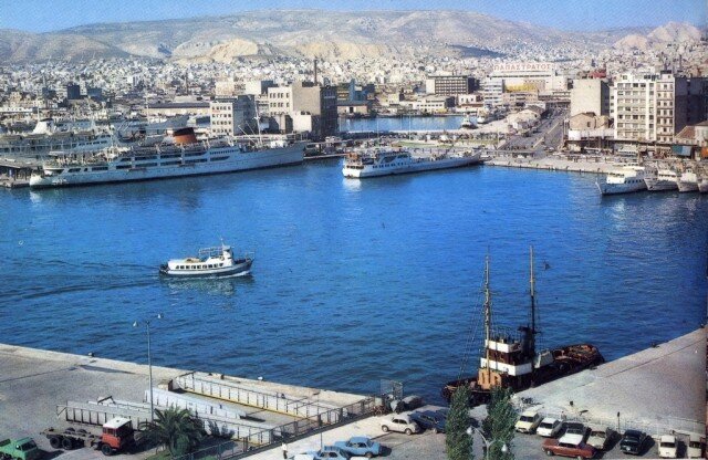 Pireus_Port_Old.jpg
