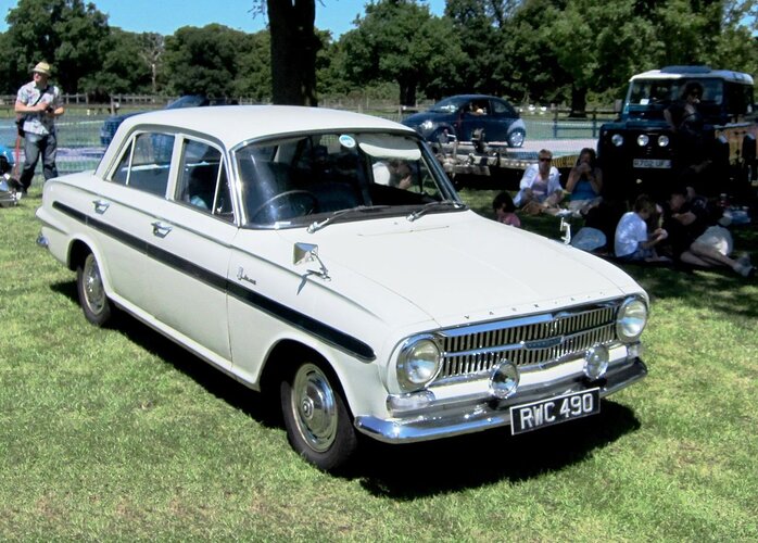 Vauxhall_VX490_based_on_Victor_FB_1508cc_first_registered_January_1963.jpg