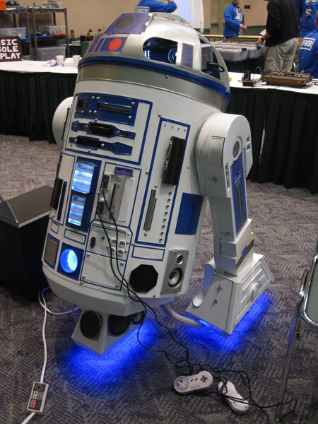 R2D2atPAX01.jpg