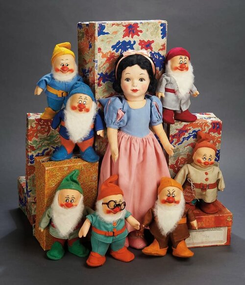 Snow_White_merchandise.jpg
