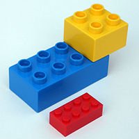 200px-2_duplo_lego_bricks.jpg