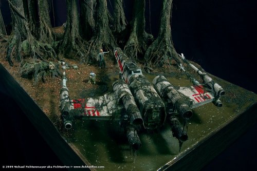 Recovering-Lukes-crashed-X-Wing-Fighter-from-Dagobah-swamp-diorama-4.jpg