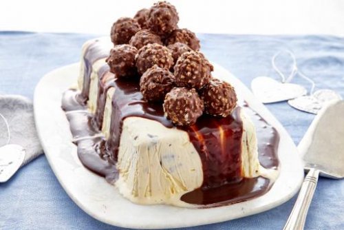 ferrero-rocher-ice-cream-cake-97874-1.jpg