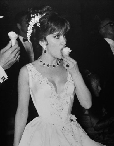 Gina Lollobrigida 1966.jpg