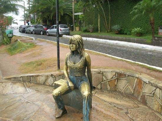 estatua-brigitte-bardot.jpg