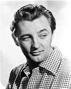 240px-Robert_Mitchum_1949_(no_signature).jpg