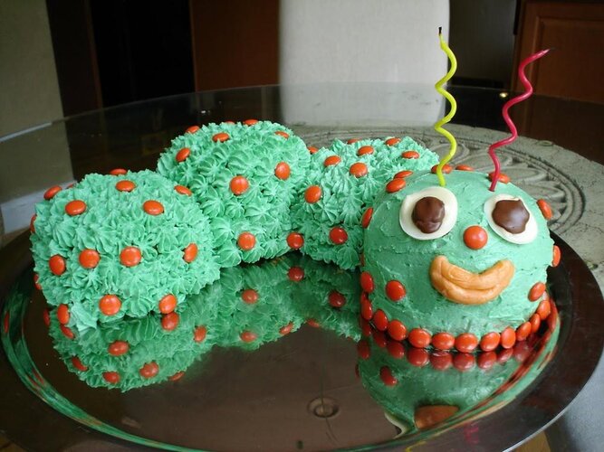 caterpillar cake.jpg